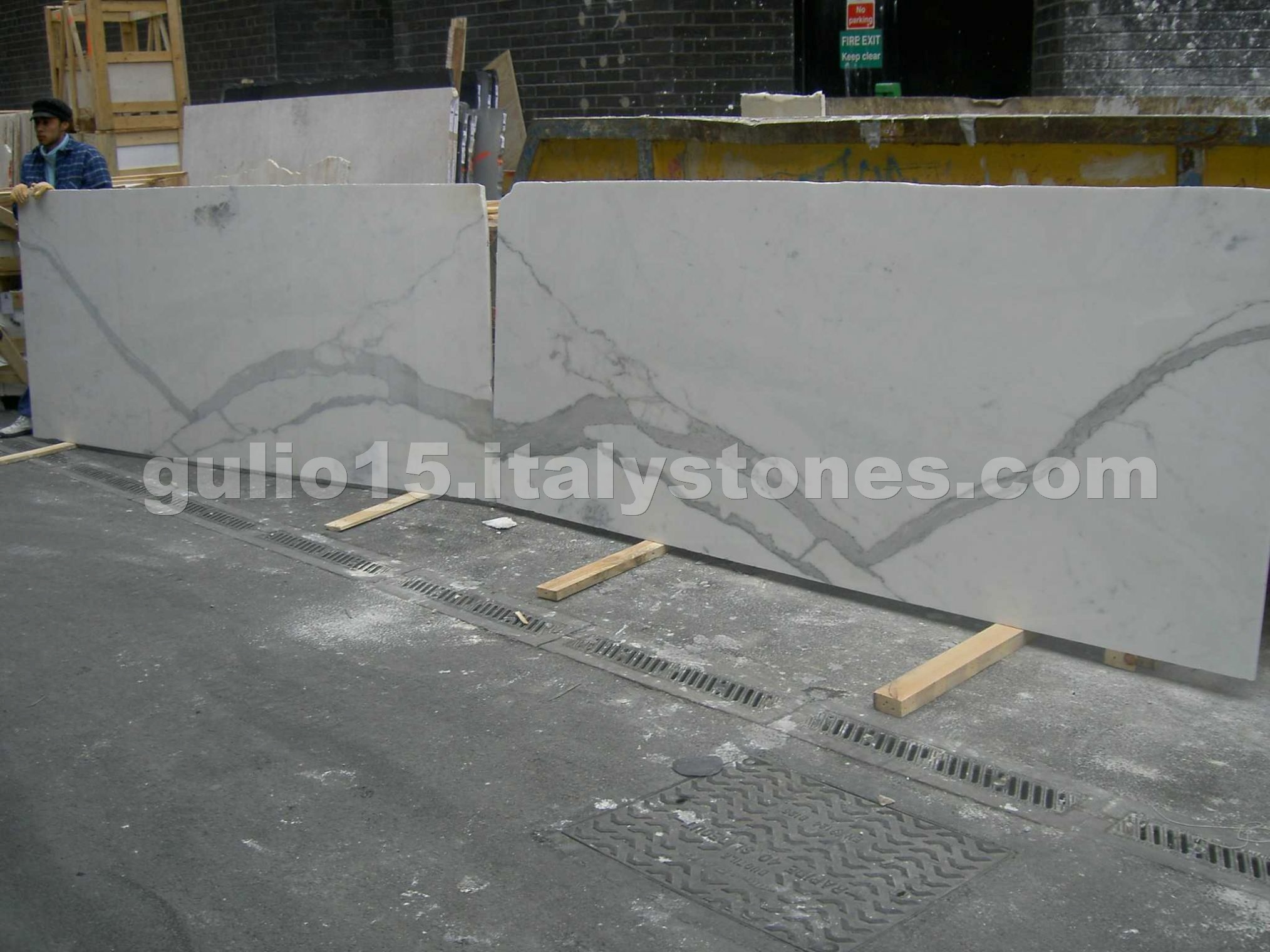 Carrara Calacatta Slabs Slabs