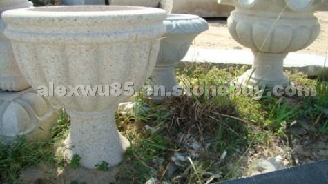 Sculpture garden pot