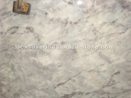 Onyx Everest White