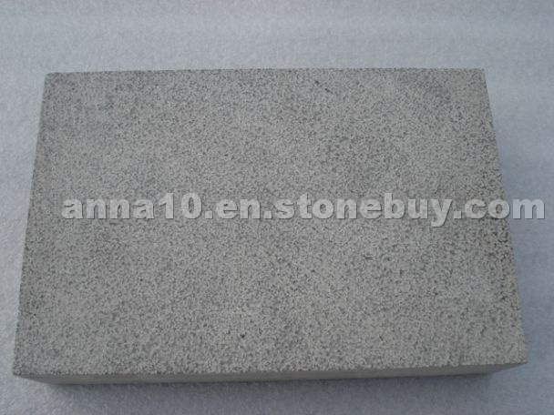 Blue limestone bushhammerred tile