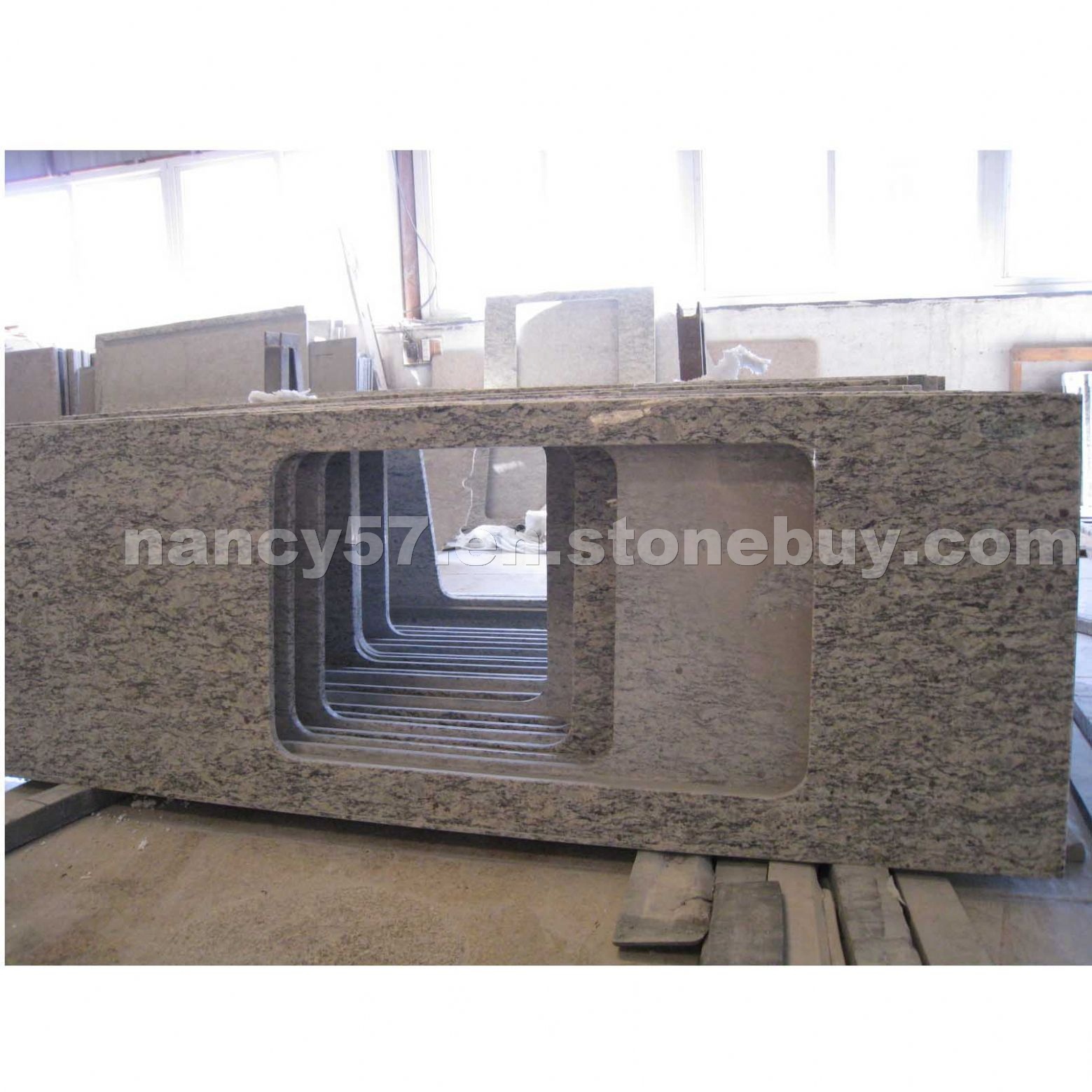 Santa Cecilia Light Countertop
