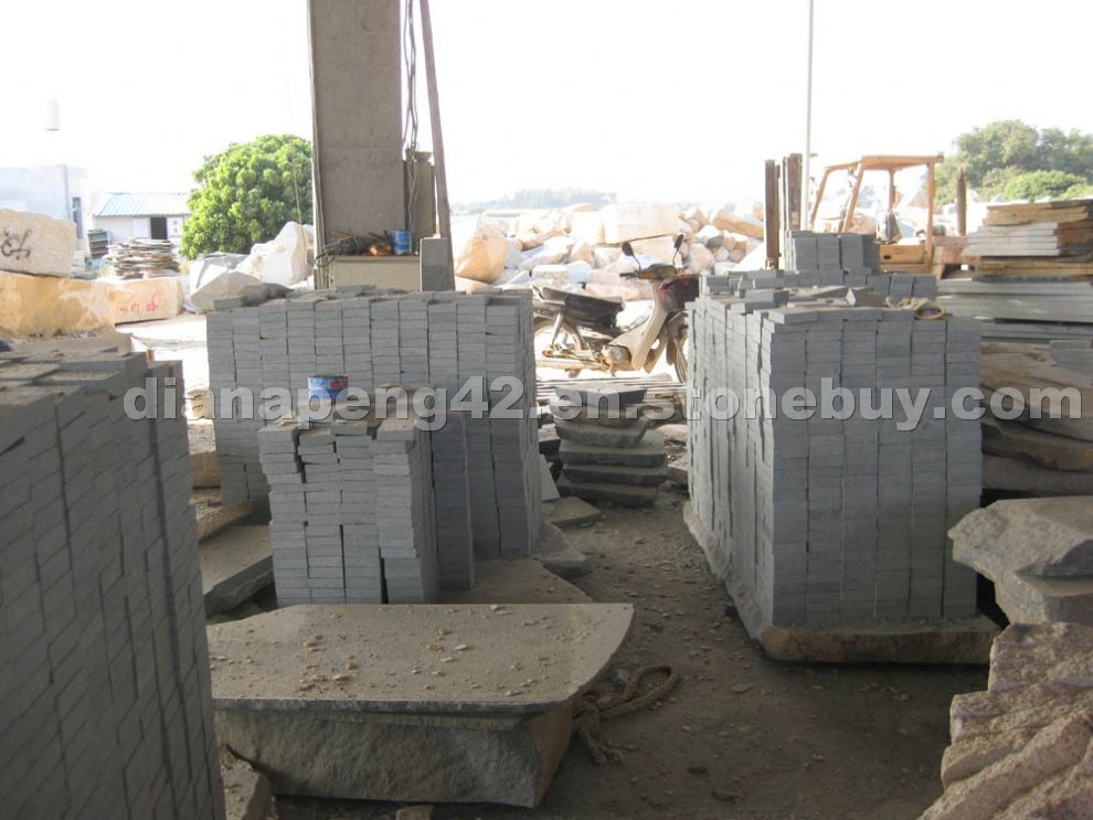 G612 Granite flamed surface