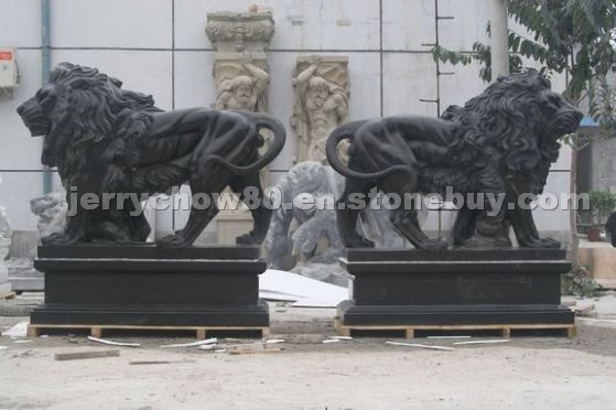marble lions statues/sculpture