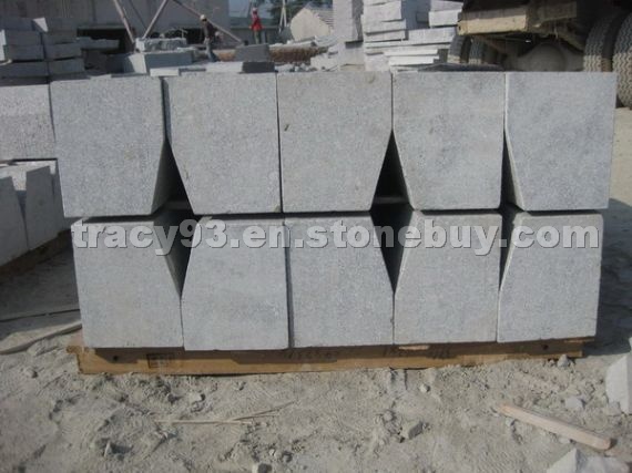 G341 curbstone
