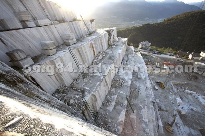 Palissandro Marble Blocks