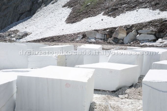 Covelano marble blocks