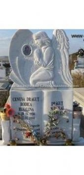 Monumente Funerare