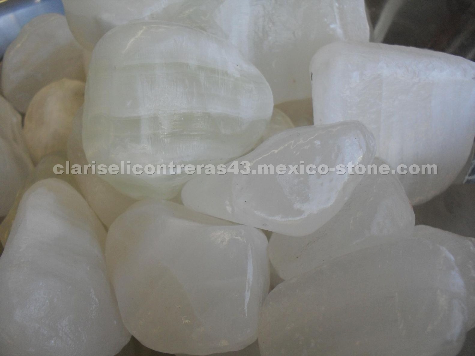 Onyx Pebbles