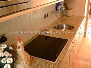 Kitchen worktops in marble and granite