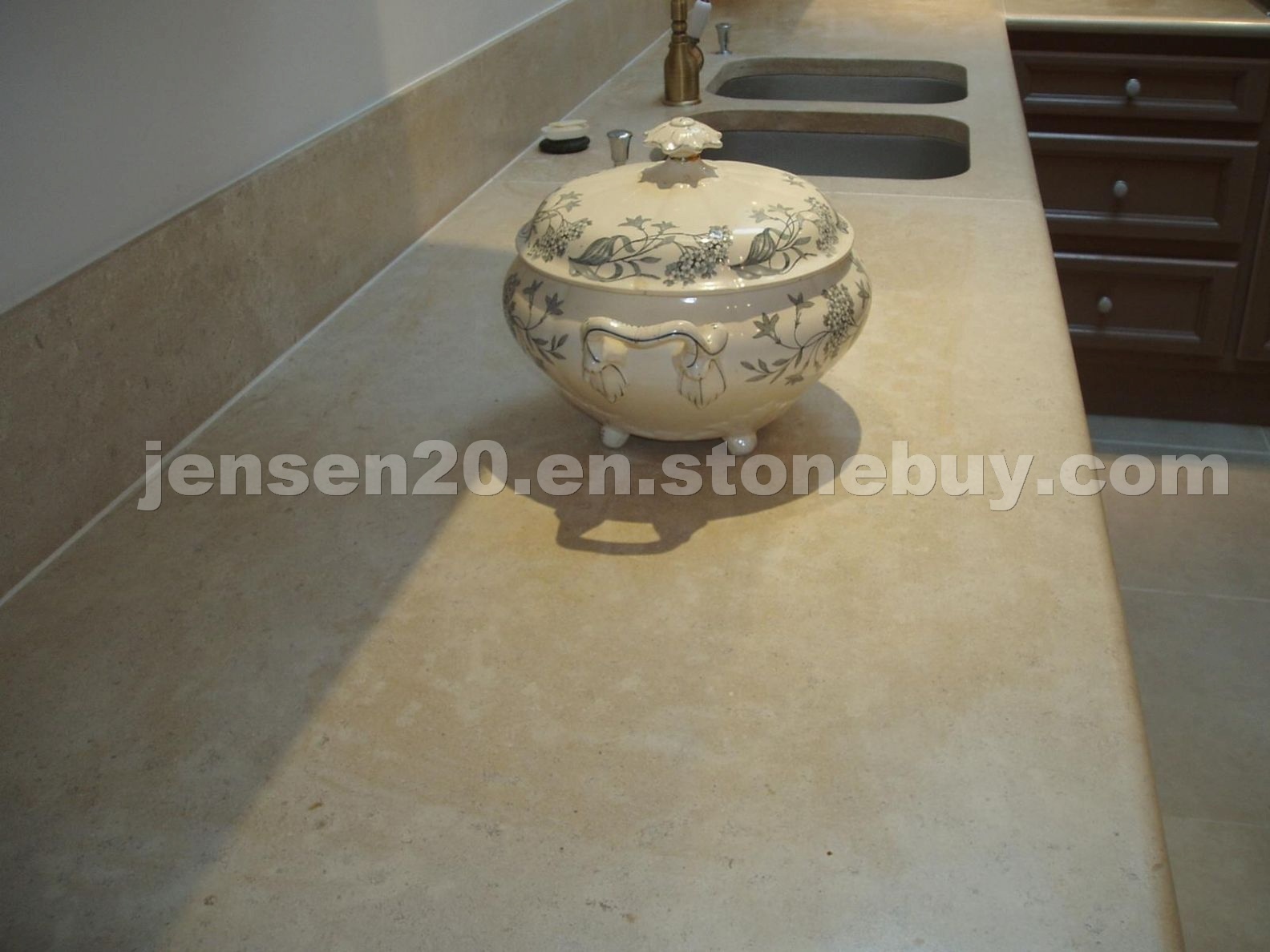 Corton Coquinnes Clair Limestone Countertop