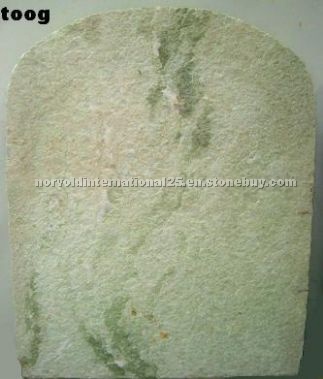 Verde Spluga Headstone