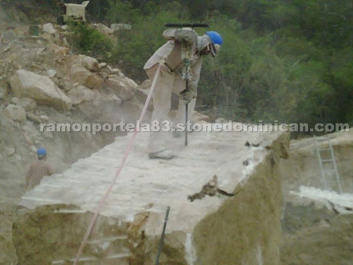 Travertine blocks and tiles