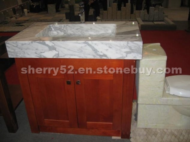 Arabescato Wormal sink with wooden furniture