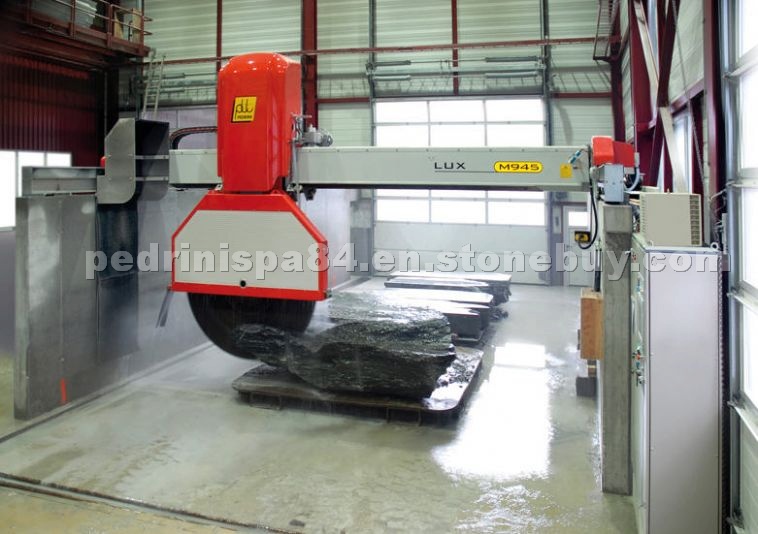 M945 Bridge Saw