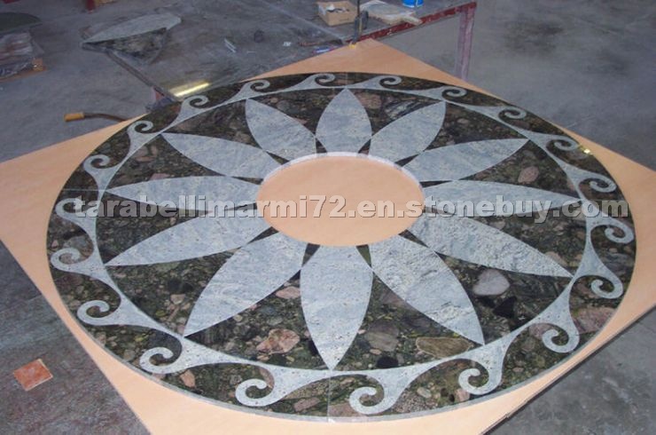 Medallion in Verde Marinace and Kashmere White