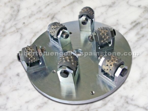Bush hammer plate