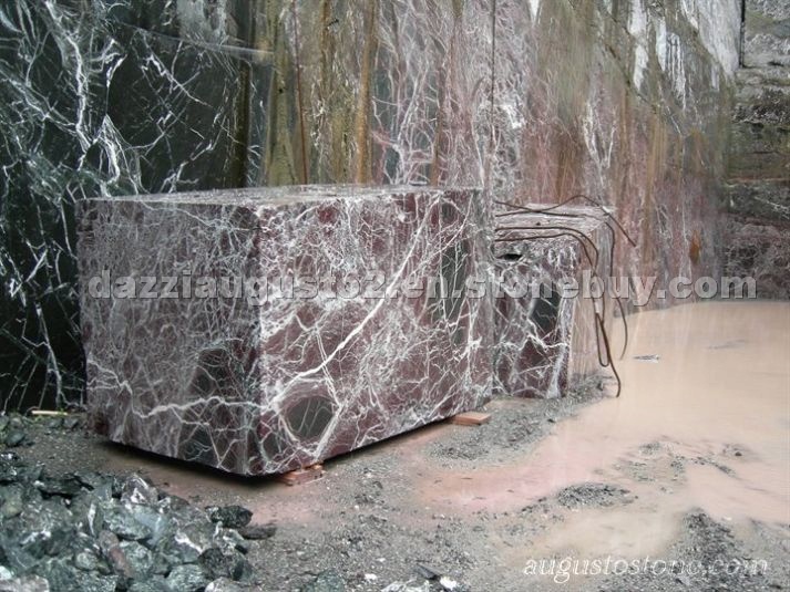 Rosso Levanto Marble blocks in the quarry