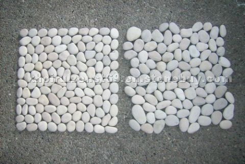 White Pebble Mosaic Interlock