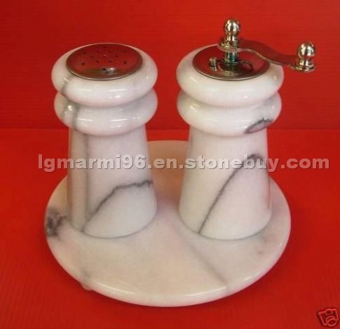 Pepper & salt set in marble