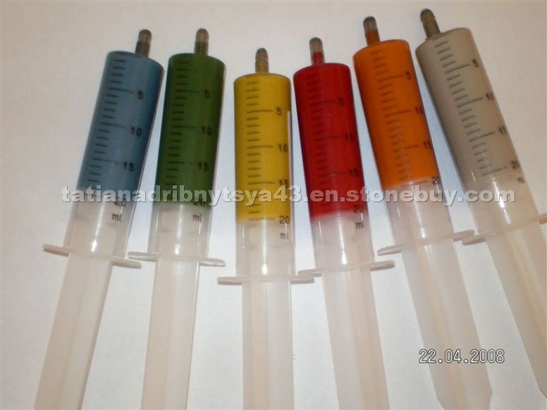 Synthetic diamond pastes and suspensions