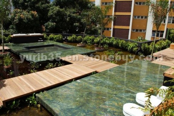 Vitoria Regia Quartzite Pavement, Exterior