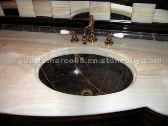 Onyx Vanity Top, Nero Laurent Sink