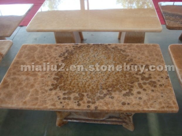 Onyx Table