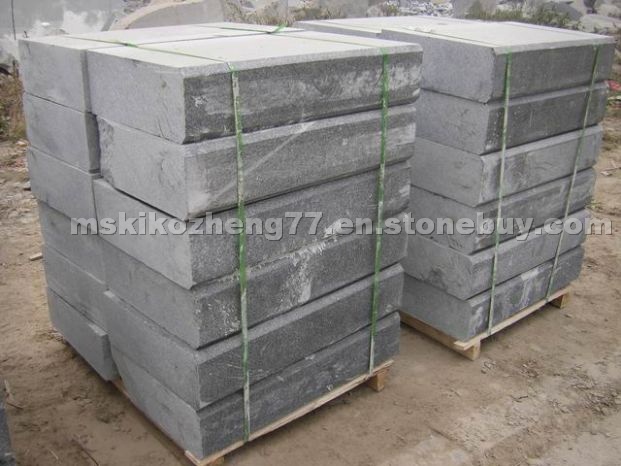 Granite kerbstone, light grey granite