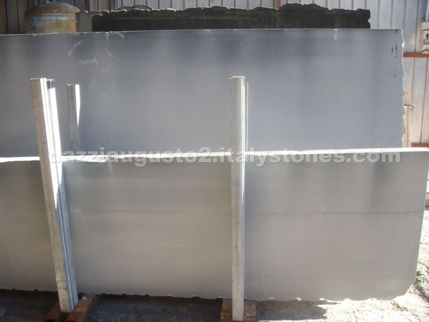 Matraia Stone slabs - Pietra Di Matraia
