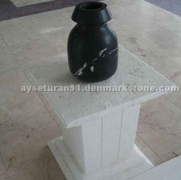 Emelas Column