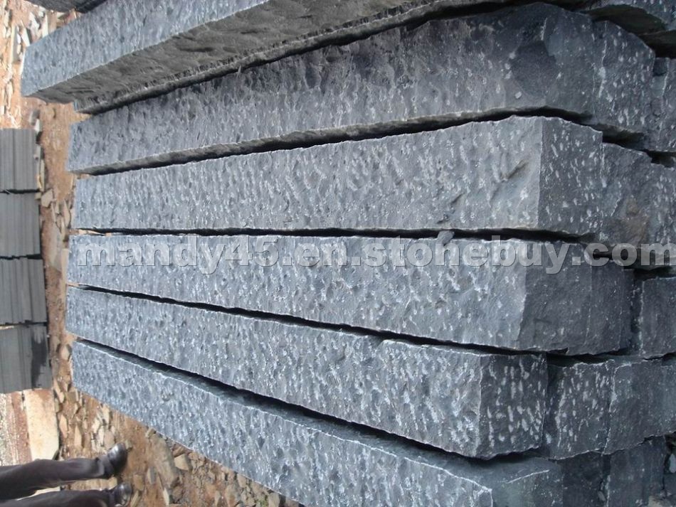 Black basalt Paliside