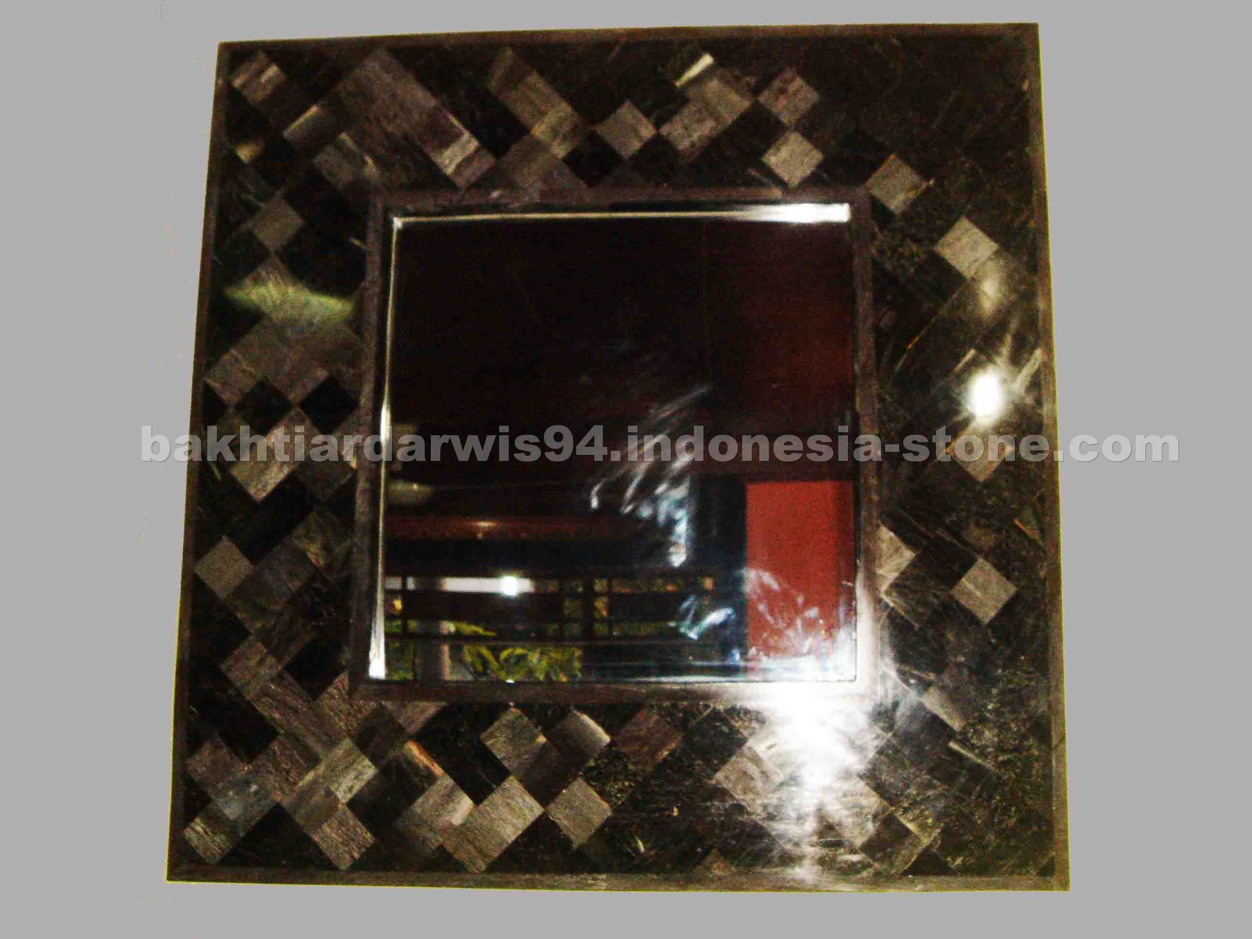 Square Mirror Serpentine
