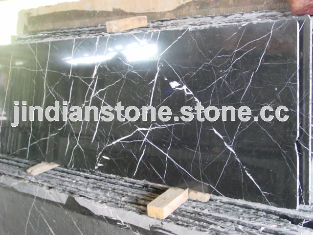 white vein in black