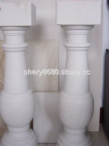 white sandstone pillar