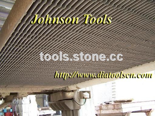 Diamond segment for gang saw