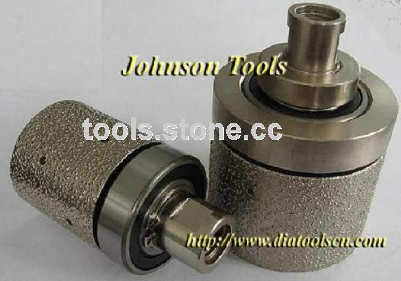 Vacuum brazed diamond profiling wheel