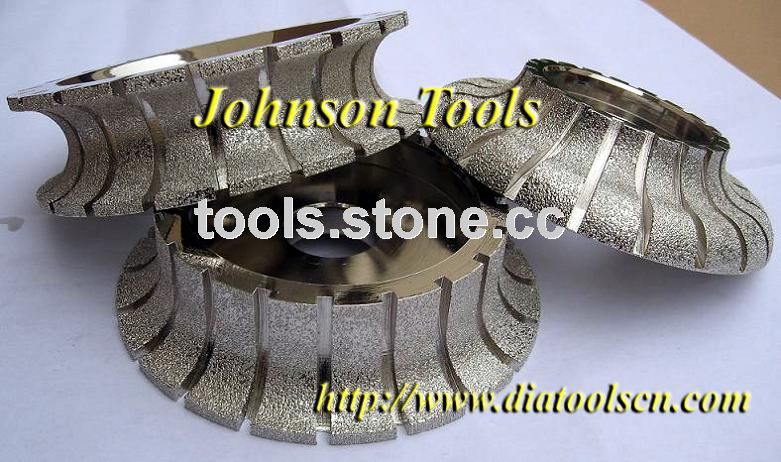 Vacuum brazed diamond profiling wheel