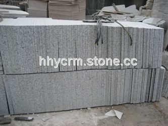 tiger-skin white tiles