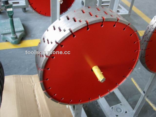 Loop cutting blades.