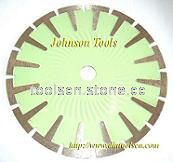 Sintered T shape segmented saw blade