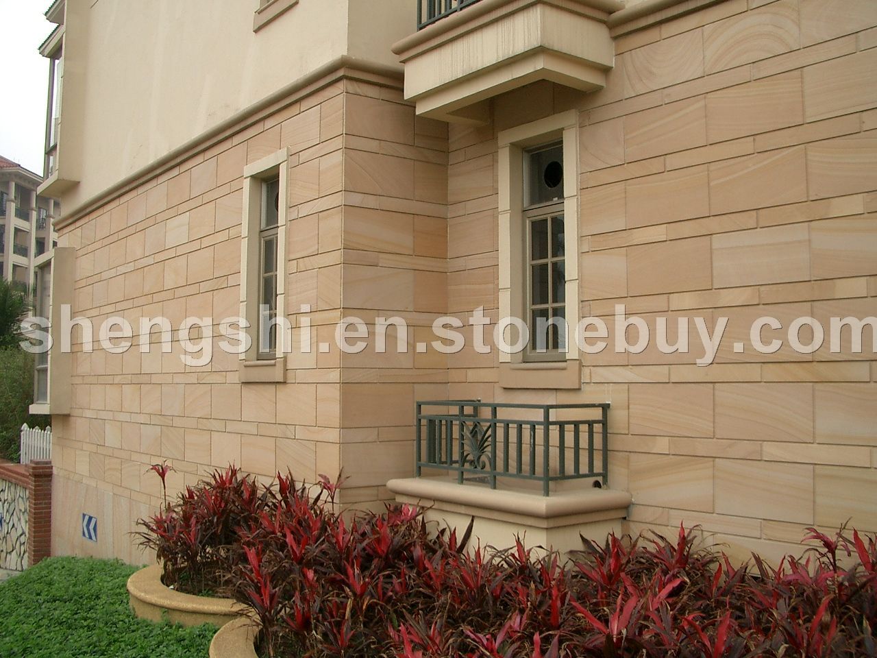 yellow sandstone (house)