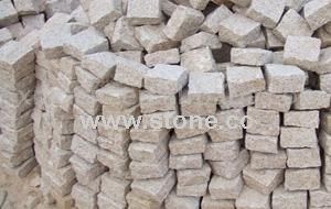 G682 Paver