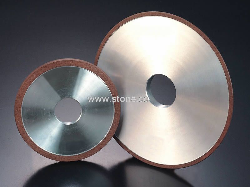 Flute grinding for cutting tools
