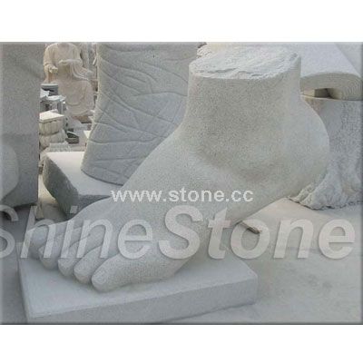 Statue A003