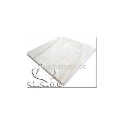 Polished white travertine-vein cut