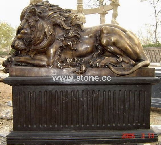 Bronze Sleeping Lion on Marble Pedestal (SL639)