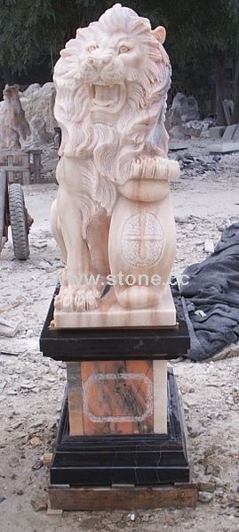 Pink Marble Sitting Lion On Pedestal (SZ152) Pink Marble Sitting Lion On Pedestal (SZ152)