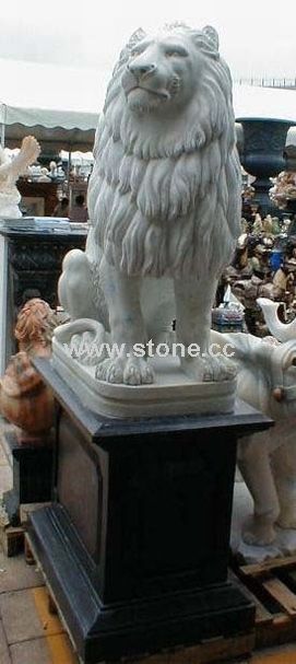 White Marble Peaceful Lion on Black Marble Pedestal (GB004) White Marble Peaceful Lion on Black Marble Pedestal (GB004)