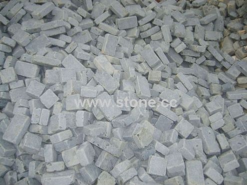 Tumbled Cobble Black